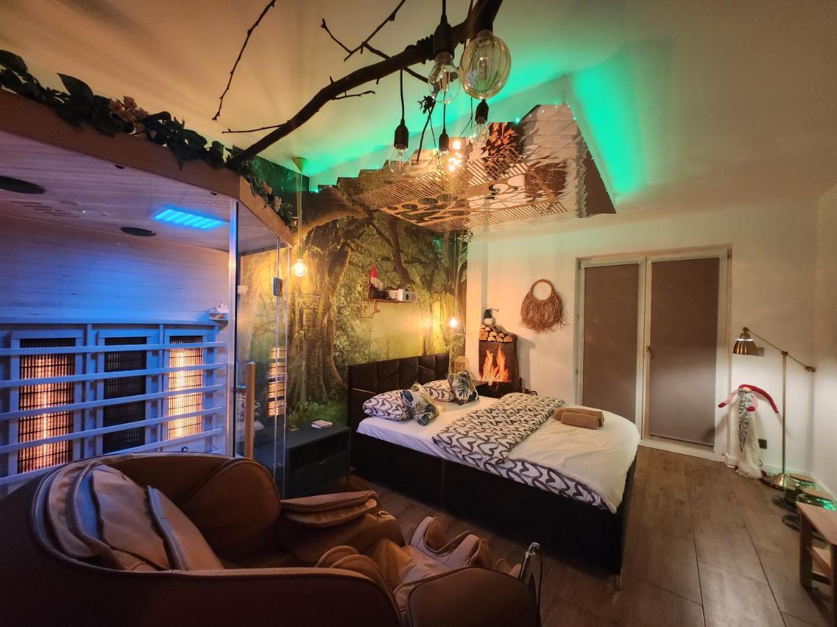 Warszawa Wola Wyjatkowe Studio Z Jacuzzi, Sauna I Fotelem Do Masazu - Exceptional Studio In Warsaw With Jacuzzi, Sauna And Massage Chair المظهر الخارجي الصورة