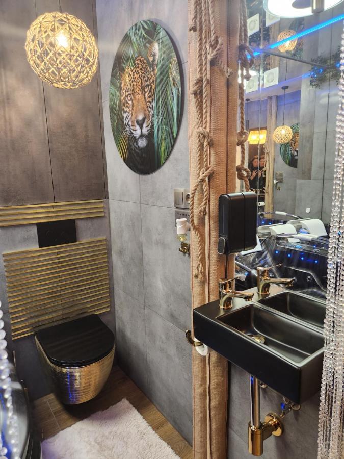 Warszawa Wola Wyjatkowe Studio Z Jacuzzi, Sauna I Fotelem Do Masazu - Exceptional Studio In Warsaw With Jacuzzi, Sauna And Massage Chair المظهر الخارجي الصورة