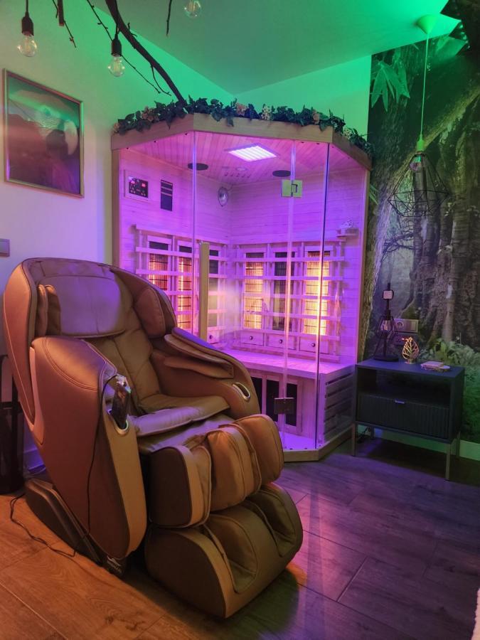 Warszawa Wola Wyjatkowe Studio Z Jacuzzi, Sauna I Fotelem Do Masazu - Exceptional Studio In Warsaw With Jacuzzi, Sauna And Massage Chair المظهر الخارجي الصورة